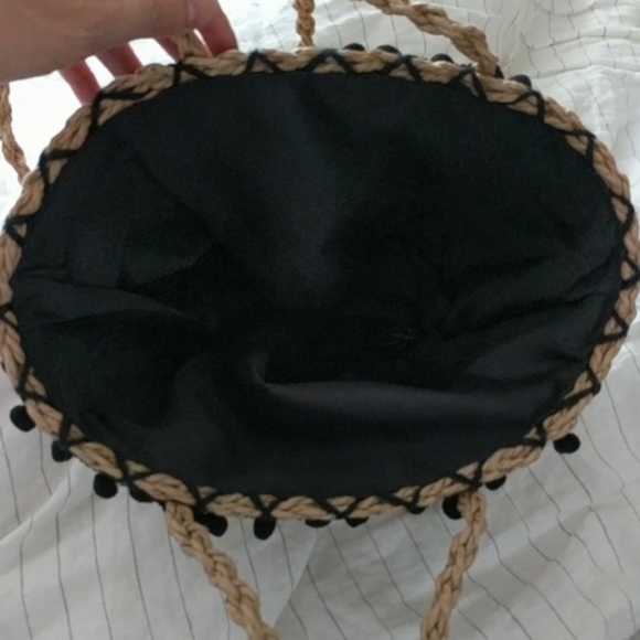 Rattan Beach Shoulder Bag Purse Pompom Woven - Picture 5 of 7